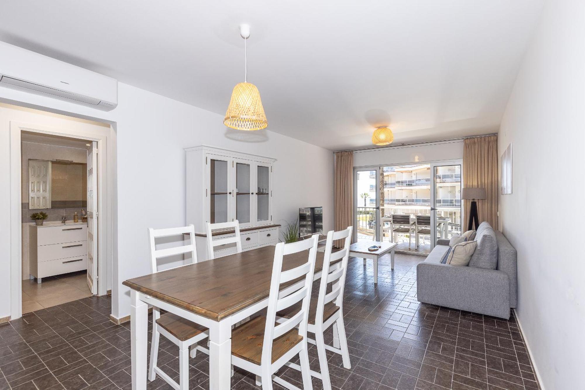 Uhc Dms Family Apartments Cambrils Exterior photo